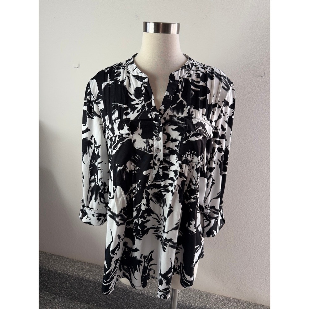 Cocomo Womens XL Black White Abstract Floral Roll Tab Sleeve Button Up Blouse